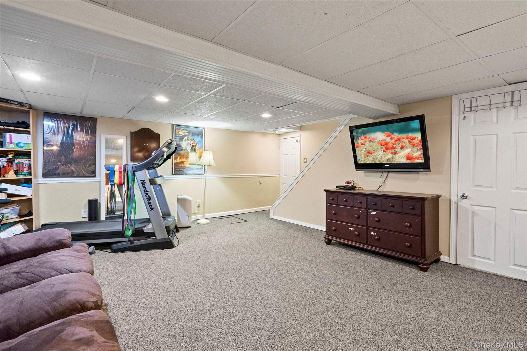 15 Cedar Drive, Plainview, NY 11803