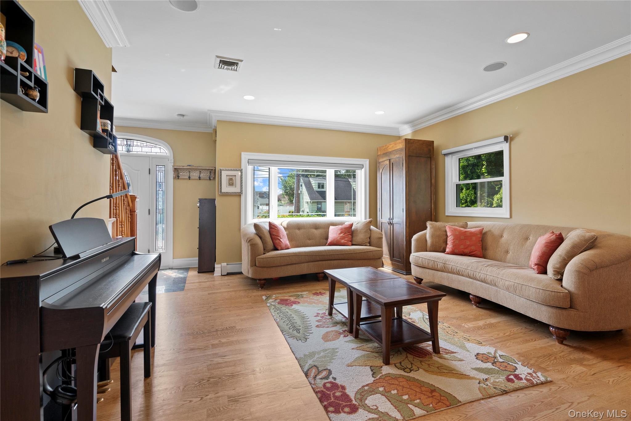 15 Cedar Drive, Plainview, NY 11803