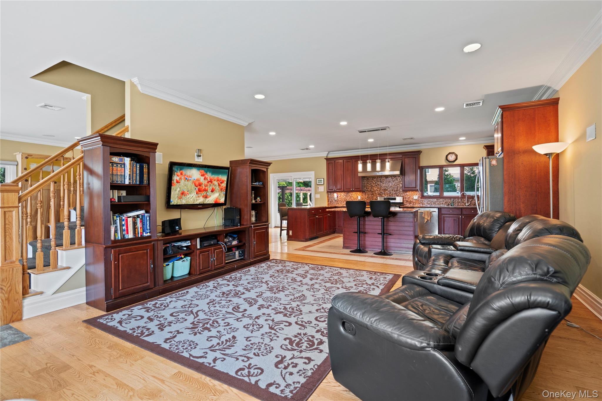 15 Cedar Drive, Plainview, NY 11803