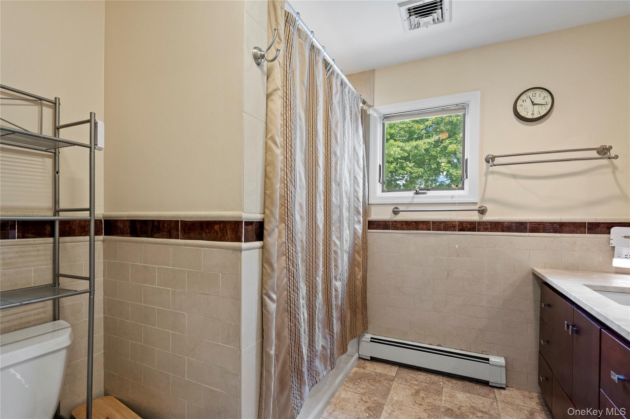 15 Cedar Drive, Plainview, NY 11803