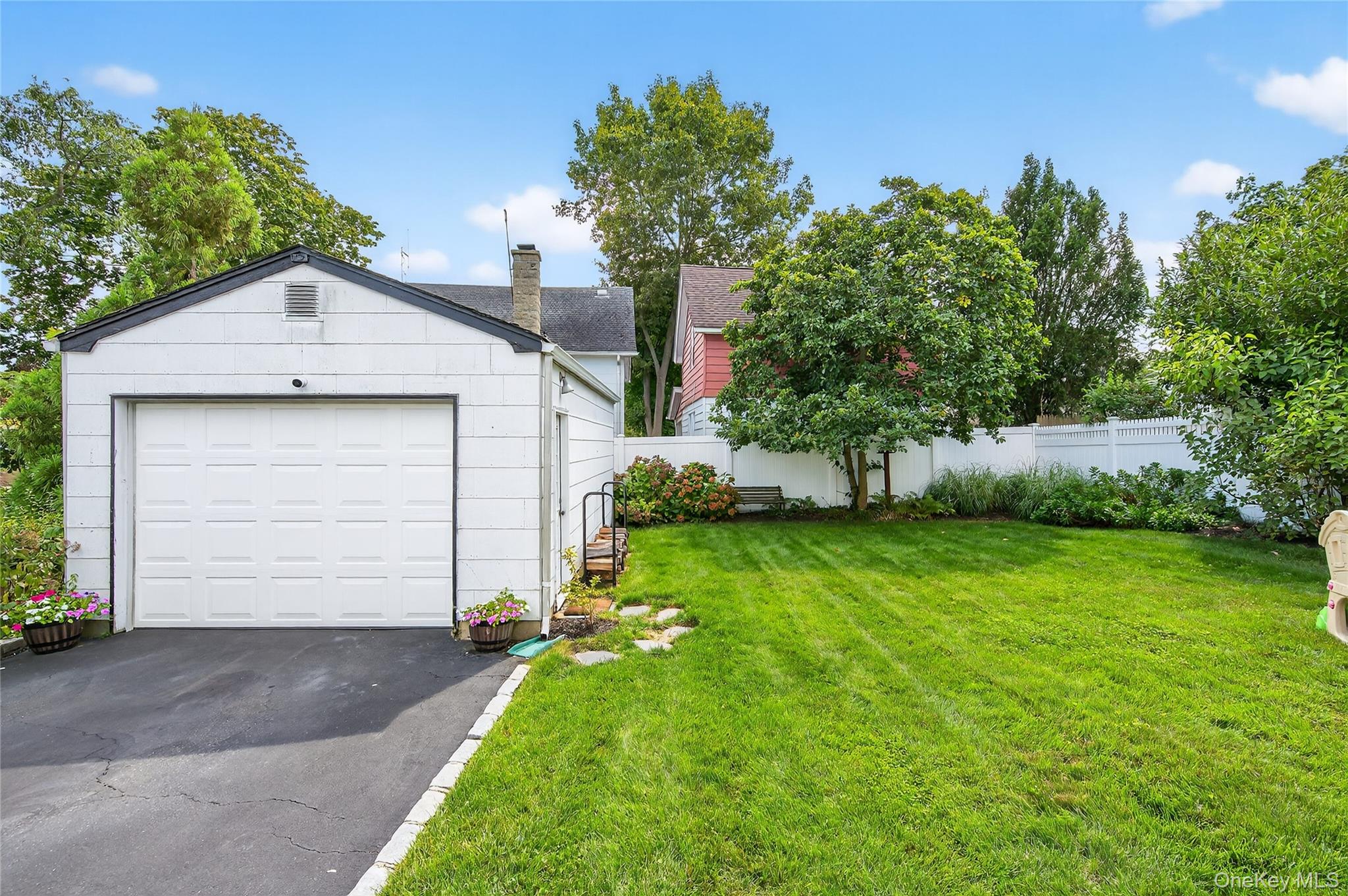 13 Prospect Street, Glen Head, NY 11545