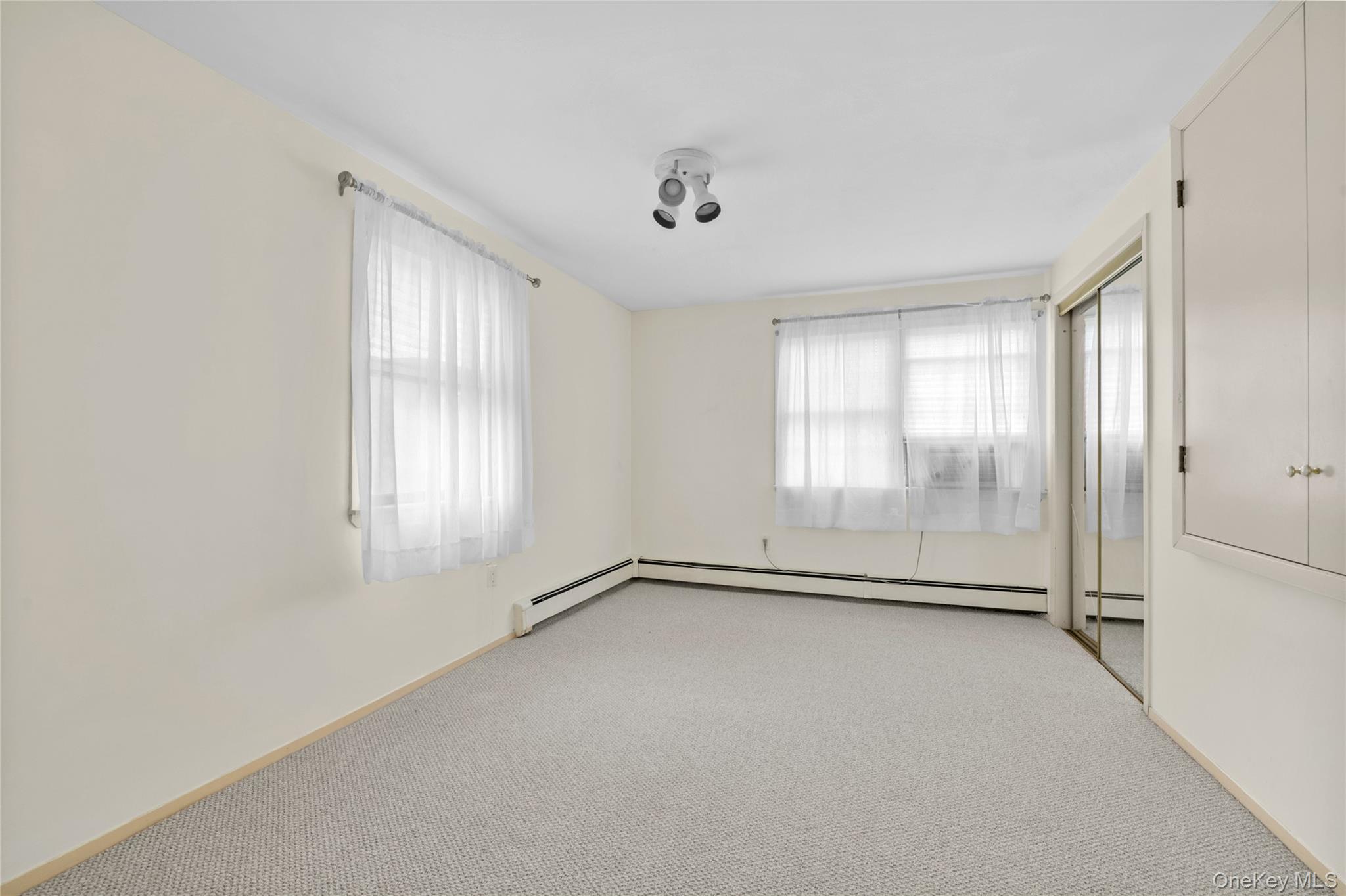 253 Raff Avenue, Carle Place, NY 11514