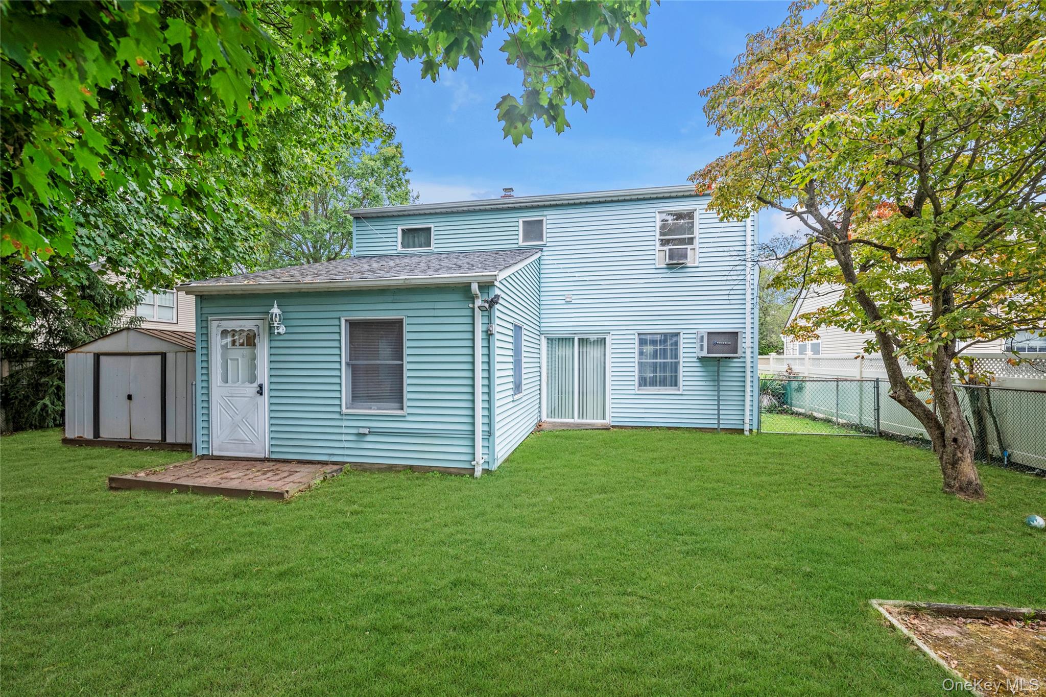 253 Raff Avenue, Carle Place, NY 11514