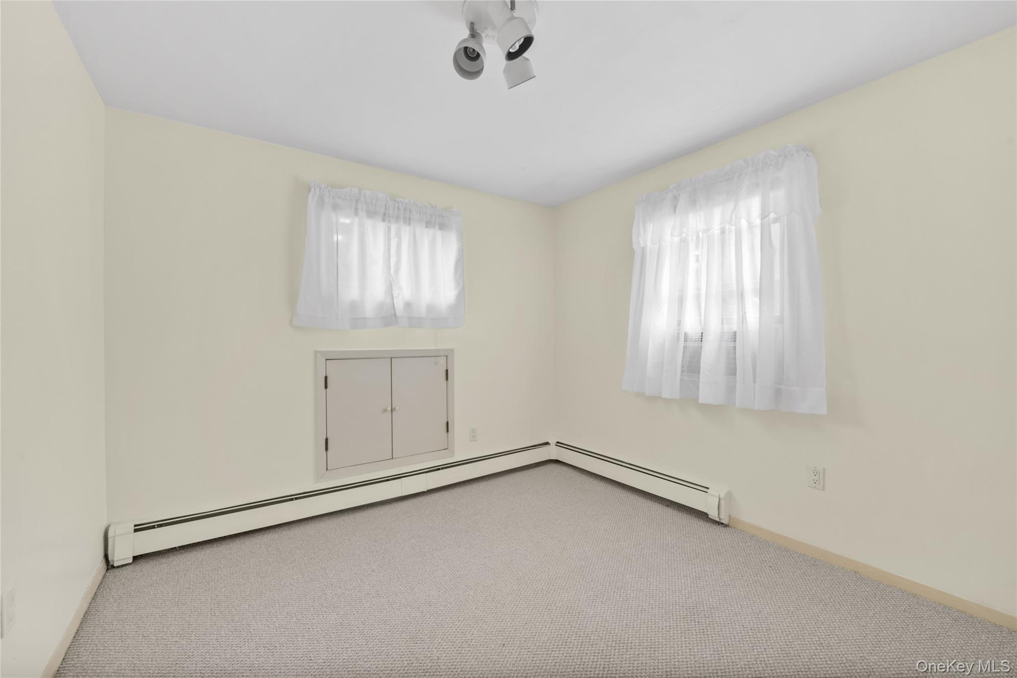 253 Raff Avenue, Carle Place, NY 11514