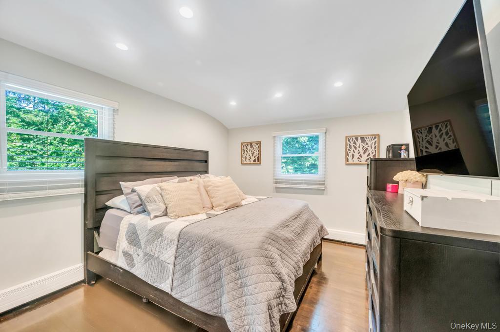 39 Crestwood Lane, Farmingville, NY 11738