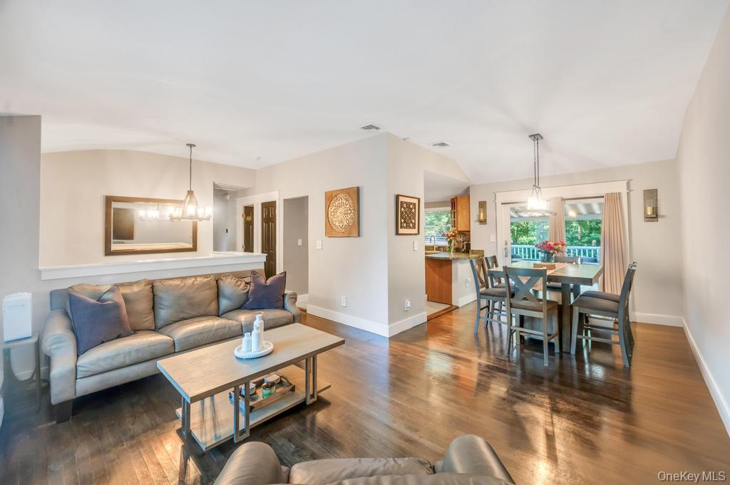 39 Crestwood Lane, Farmingville, NY 11738