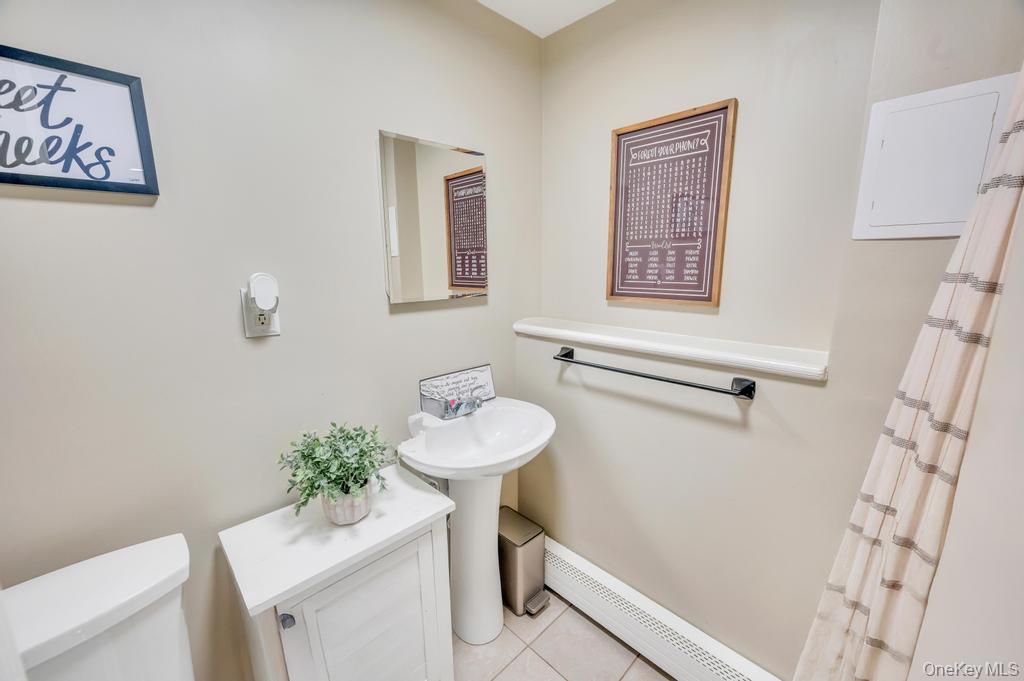 39 Crestwood Lane, Farmingville, NY 11738