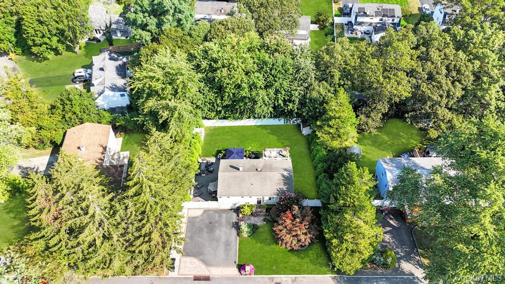 39 Crestwood Lane, Farmingville, NY 11738