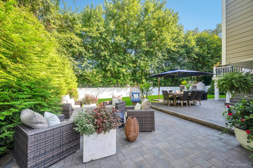 39 Crestwood Lane, Farmingville, NY 11738