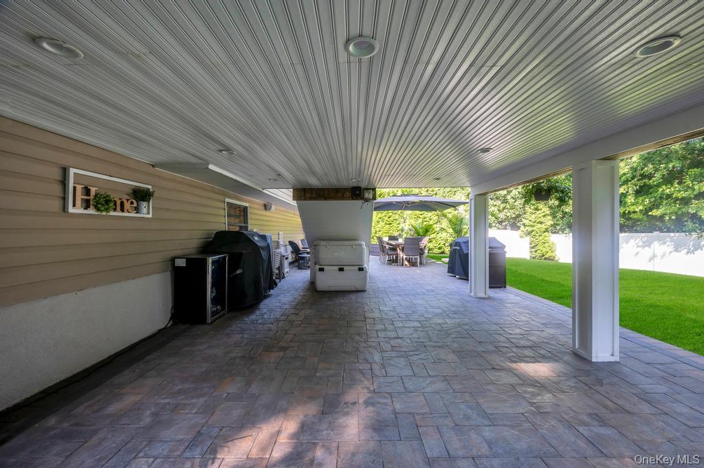 39 Crestwood Lane, Farmingville, NY 11738