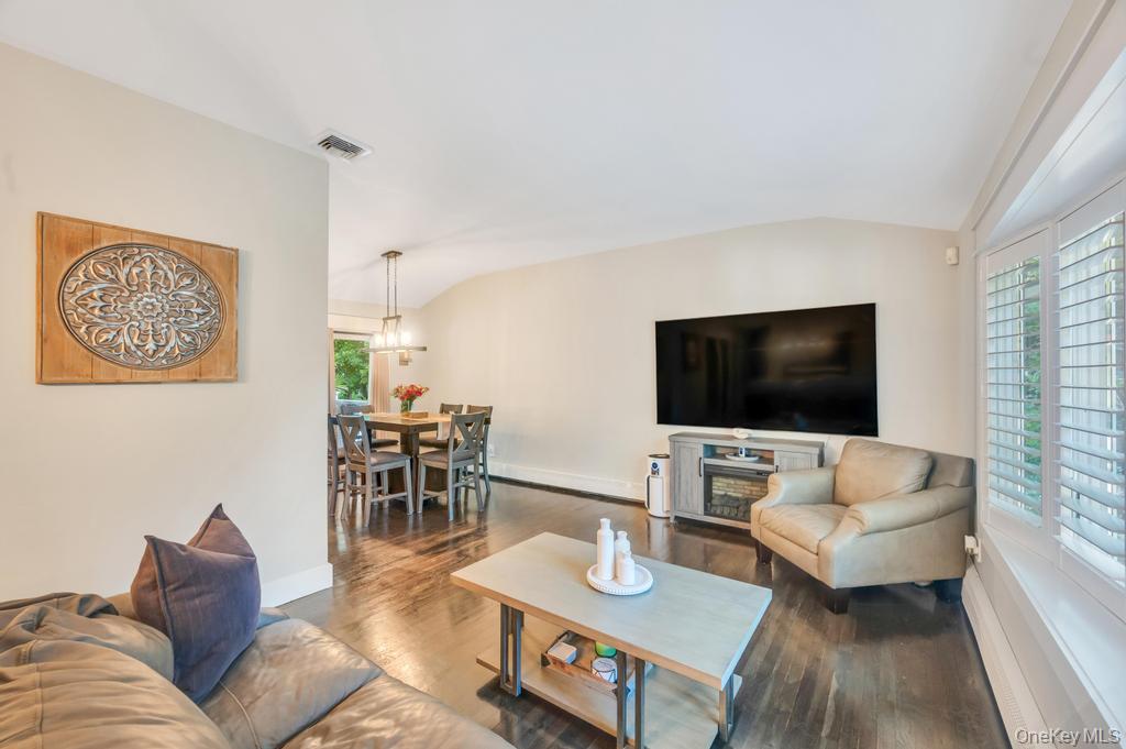 39 Crestwood Lane, Farmingville, NY 11738