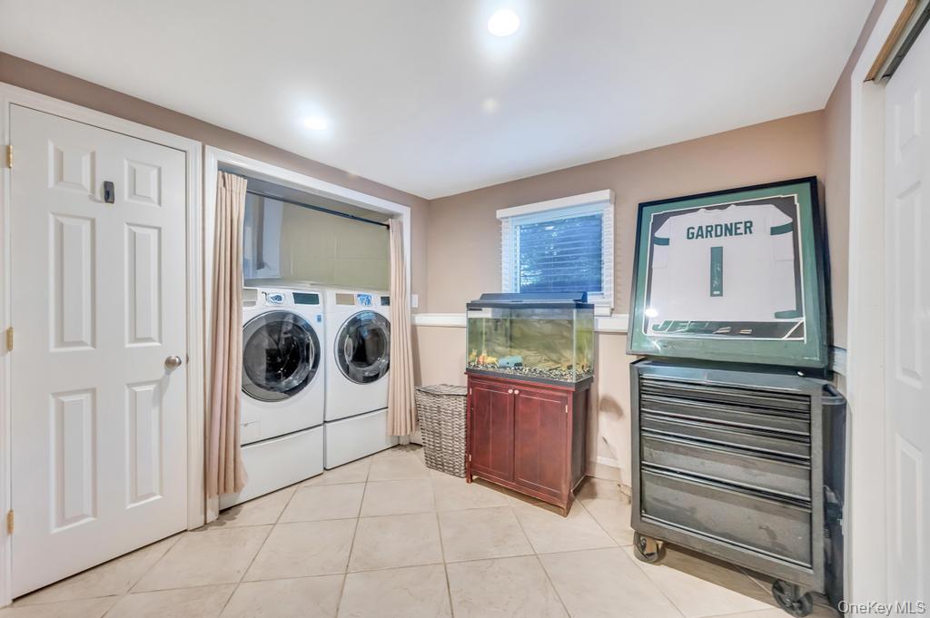 39 Crestwood Lane, Farmingville, NY 11738