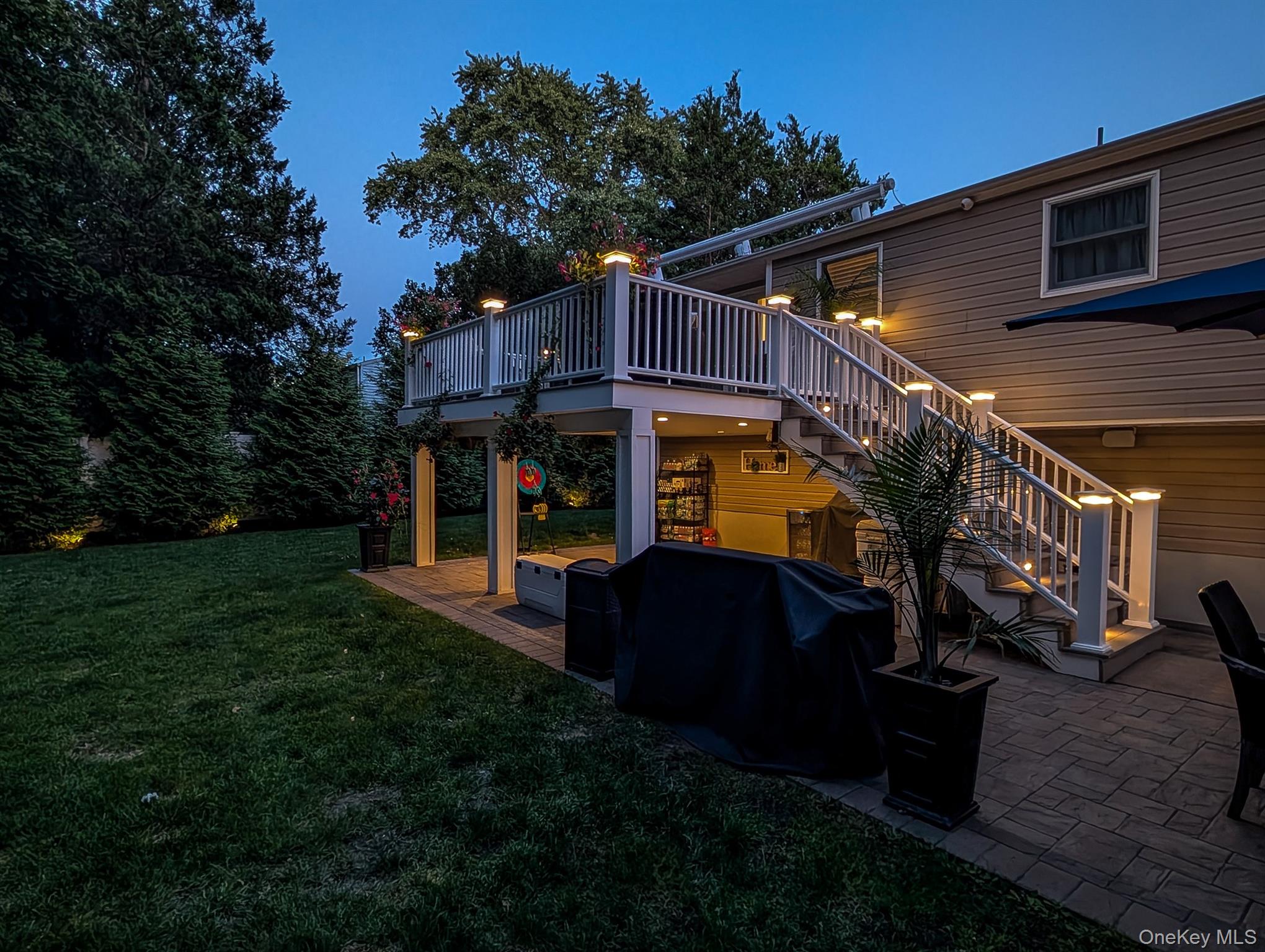 39 Crestwood Lane, Farmingville, NY 11738