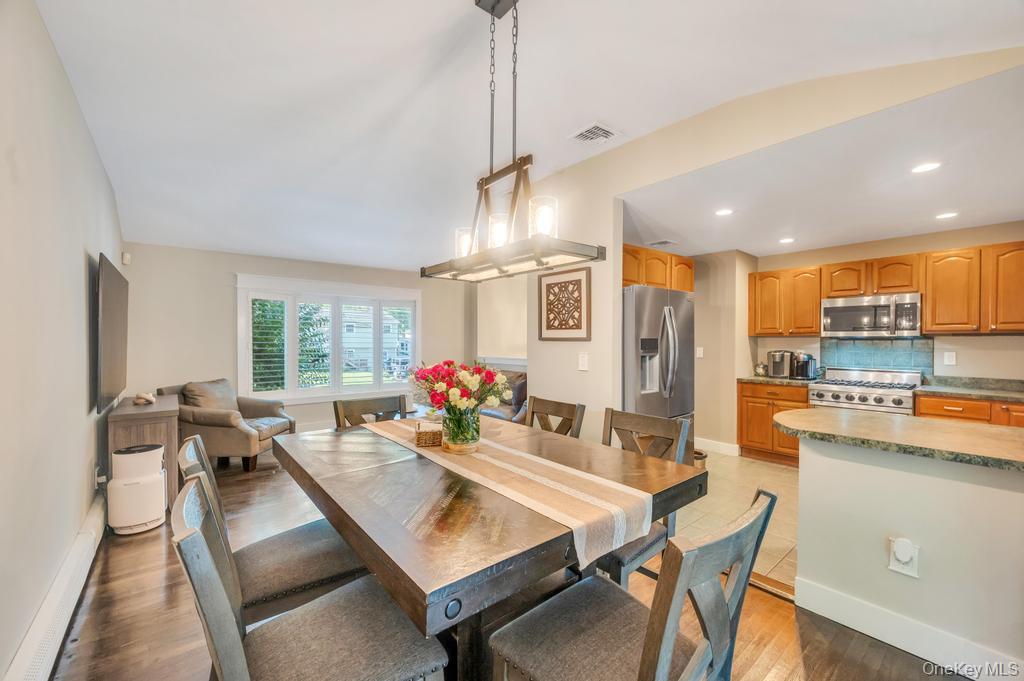 39 Crestwood Lane, Farmingville, NY 11738