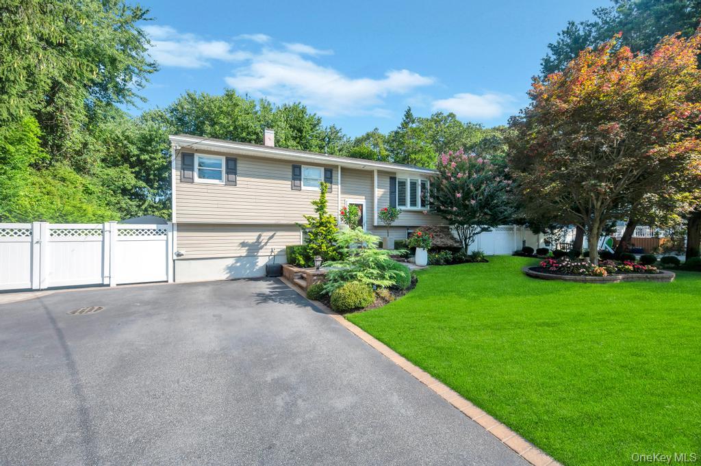 39 Crestwood Lane, Farmingville, NY 11738