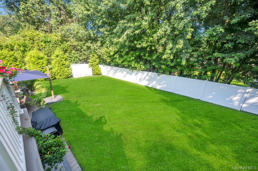 39 Crestwood Lane, Farmingville, NY 11738