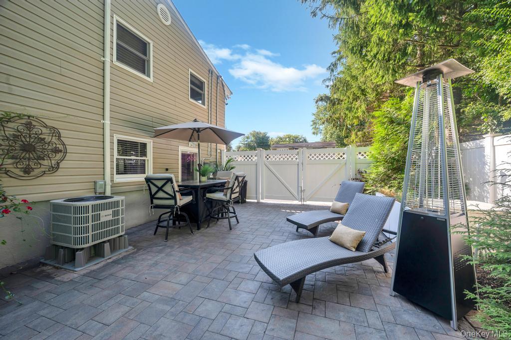 39 Crestwood Lane, Farmingville, NY 11738