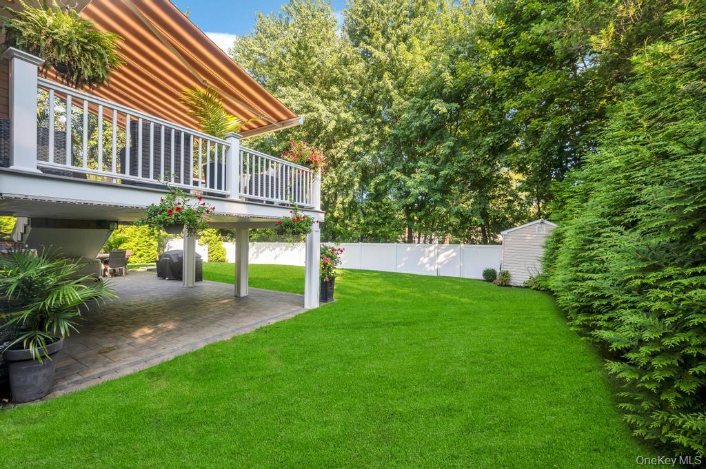 39 Crestwood Lane, Farmingville, NY 11738