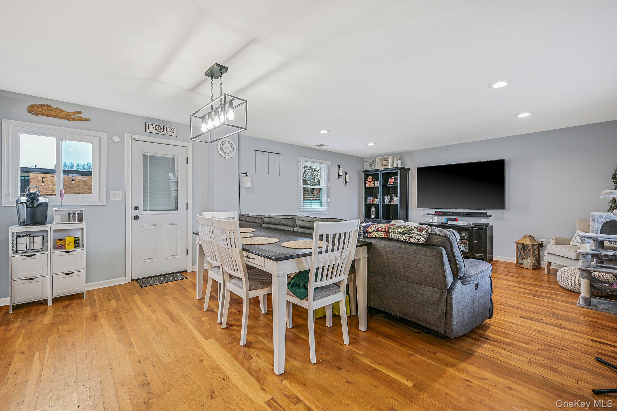 45 Feustal Street, Lindenhurst, NY 11757