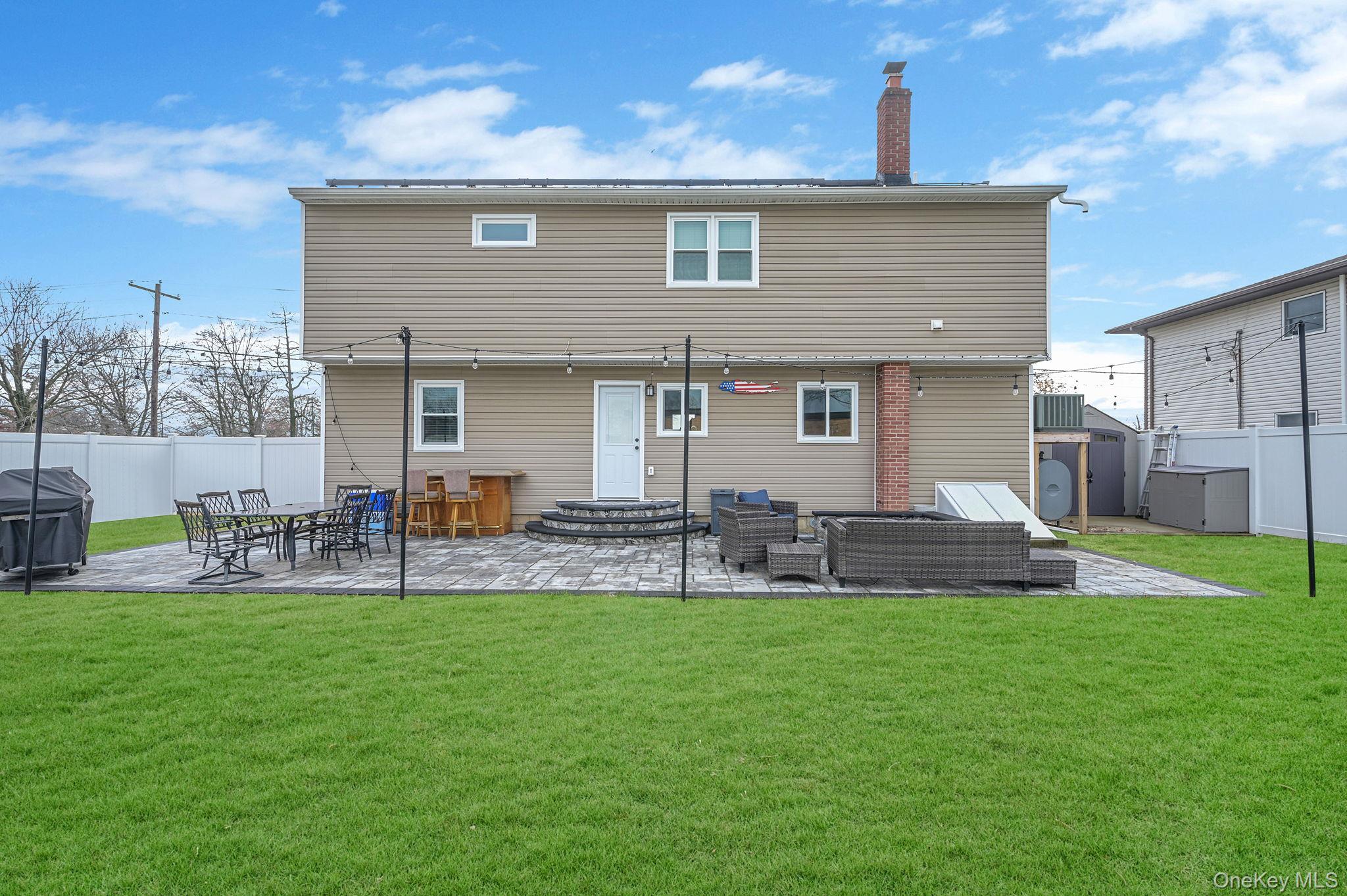 45 Feustal Street, Lindenhurst, NY 11757