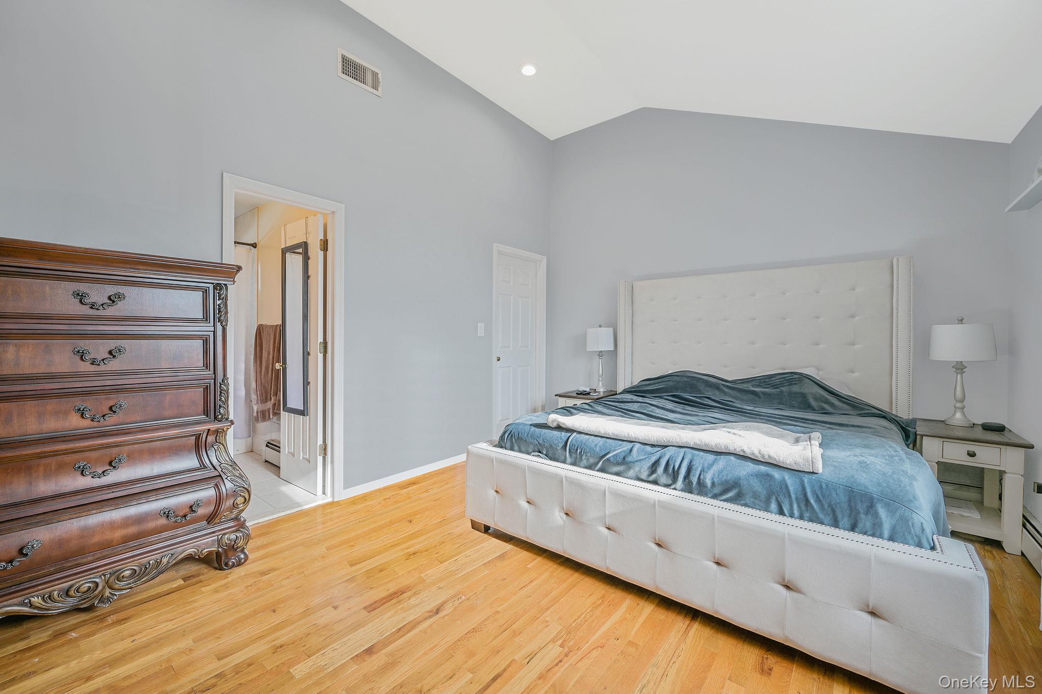 45 Feustal Street, Lindenhurst, NY 11757