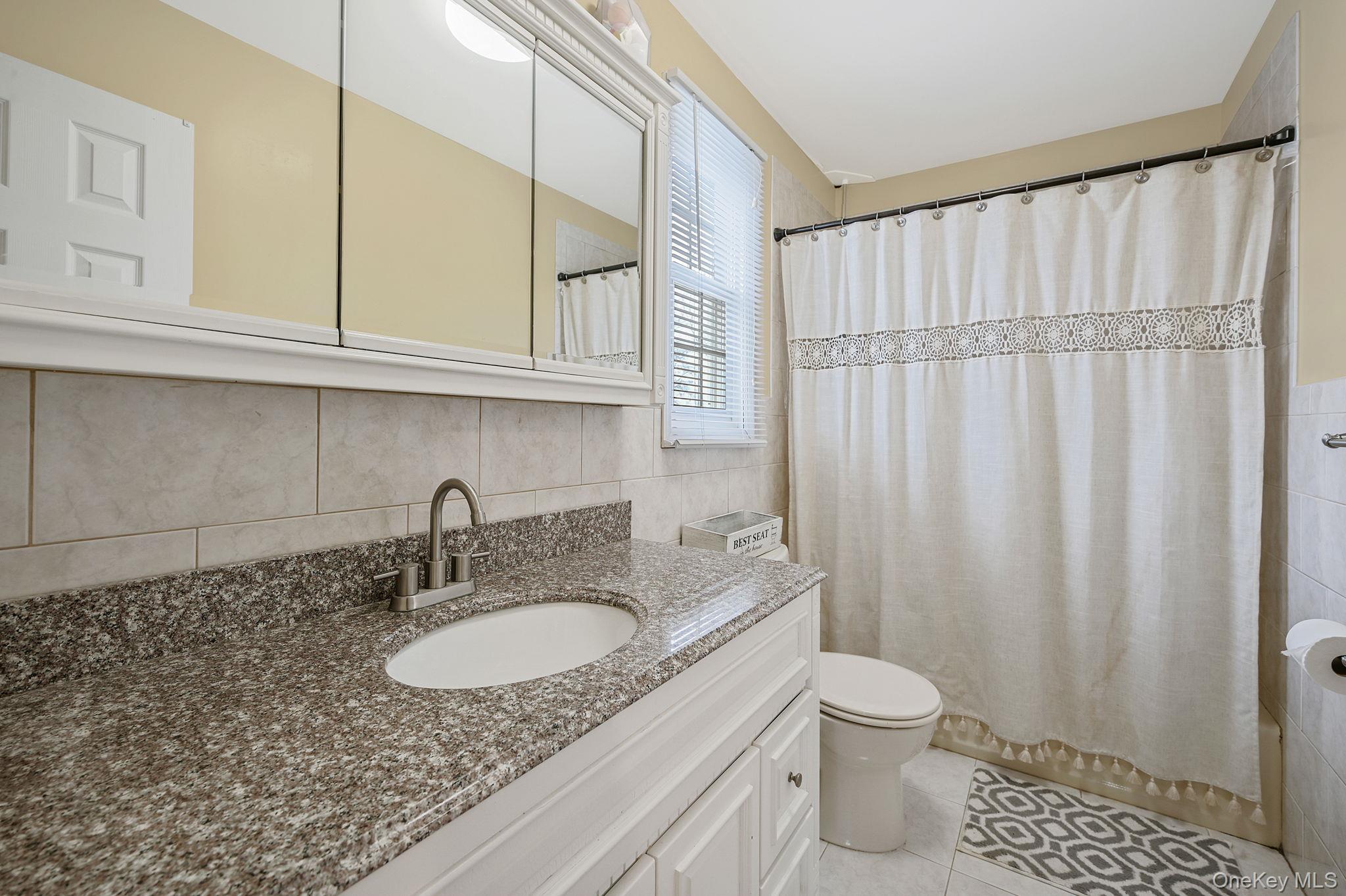 45 Feustal Street, Lindenhurst, NY 11757