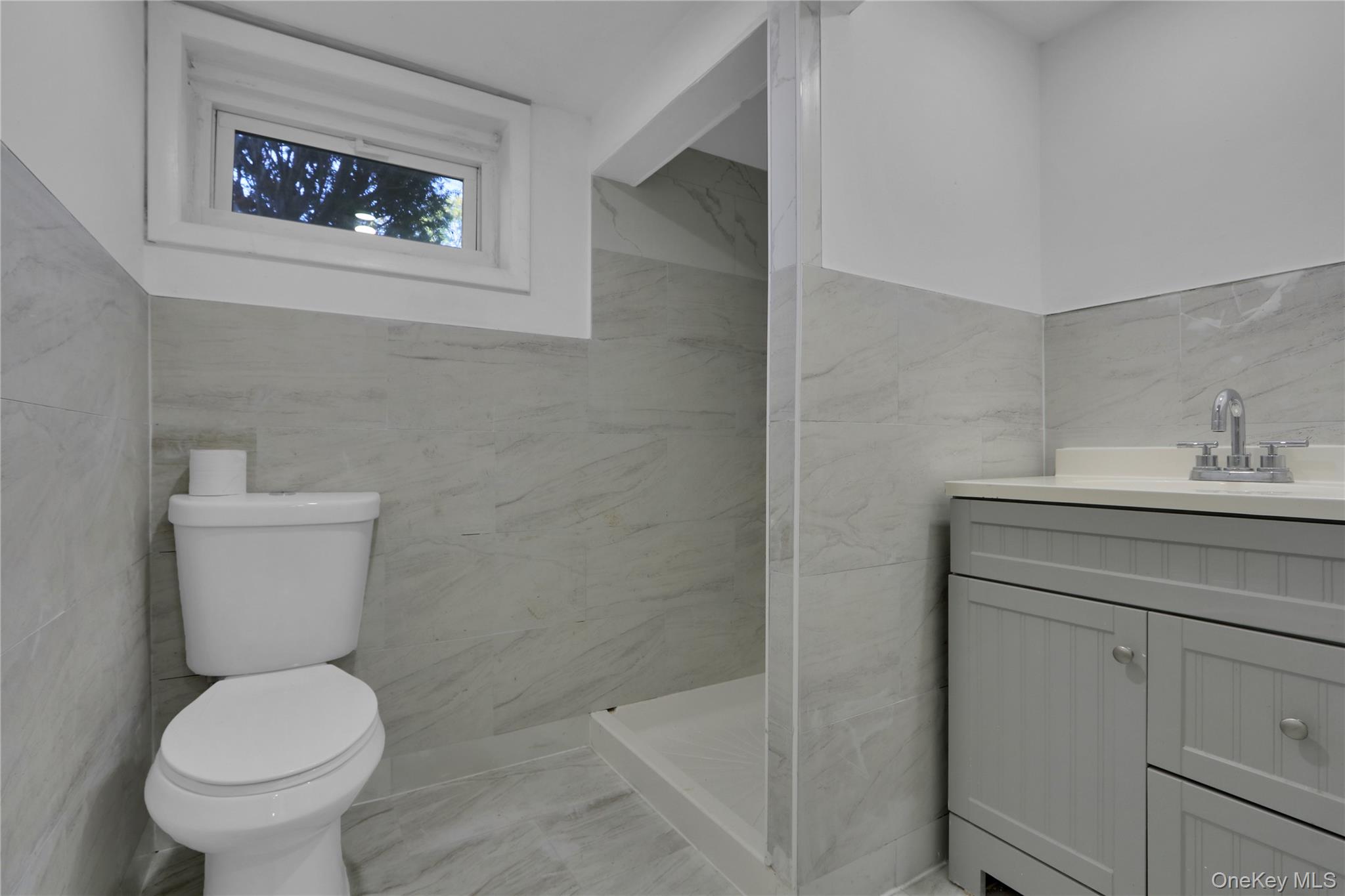 35 E Euclid Street, Valley Stream, NY 11580