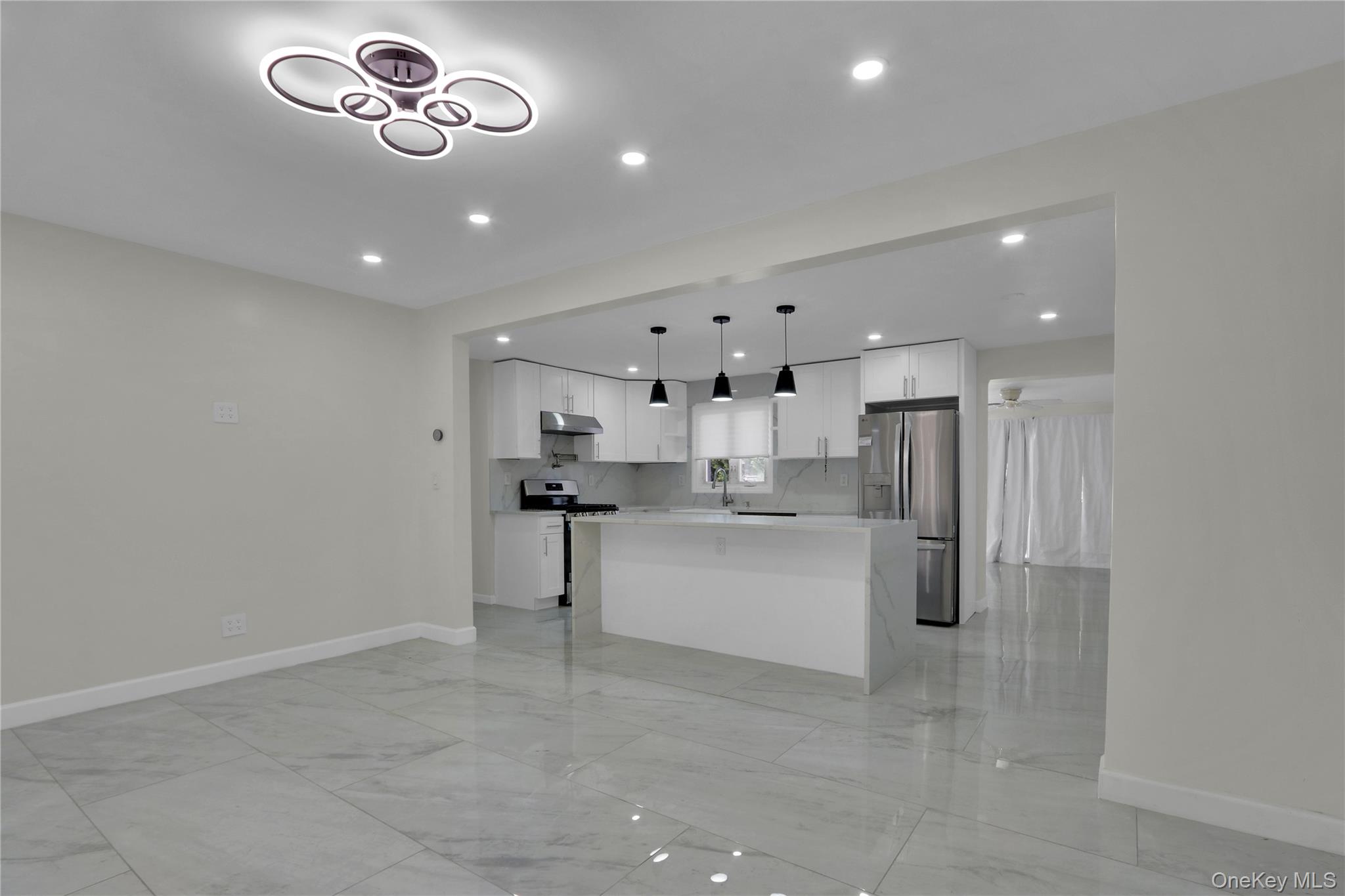 35 E Euclid Street, Valley Stream, NY 11580