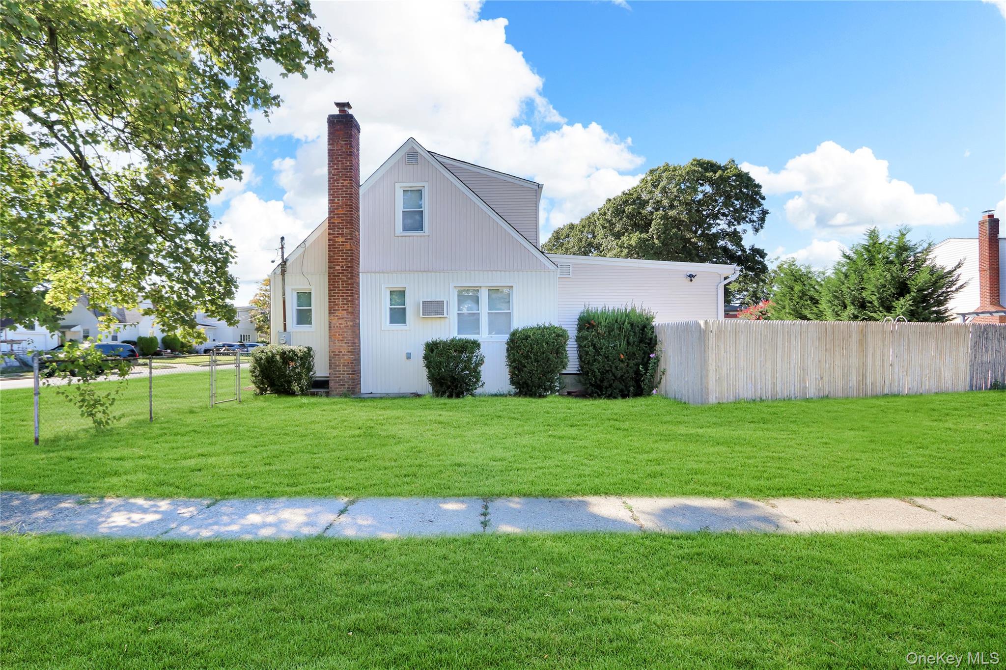 35 E Euclid Street, Valley Stream, NY 11580