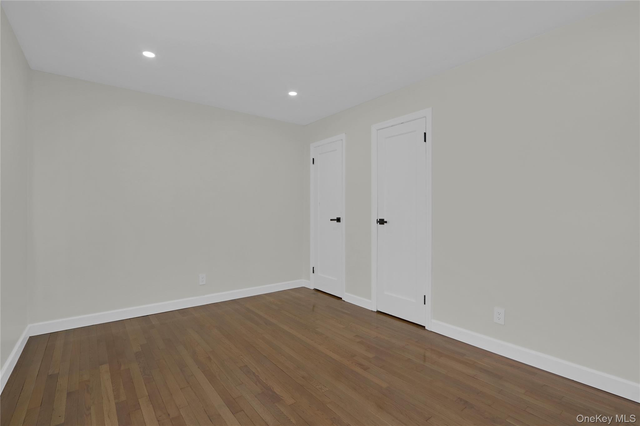 35 E Euclid Street, Valley Stream, NY 11580