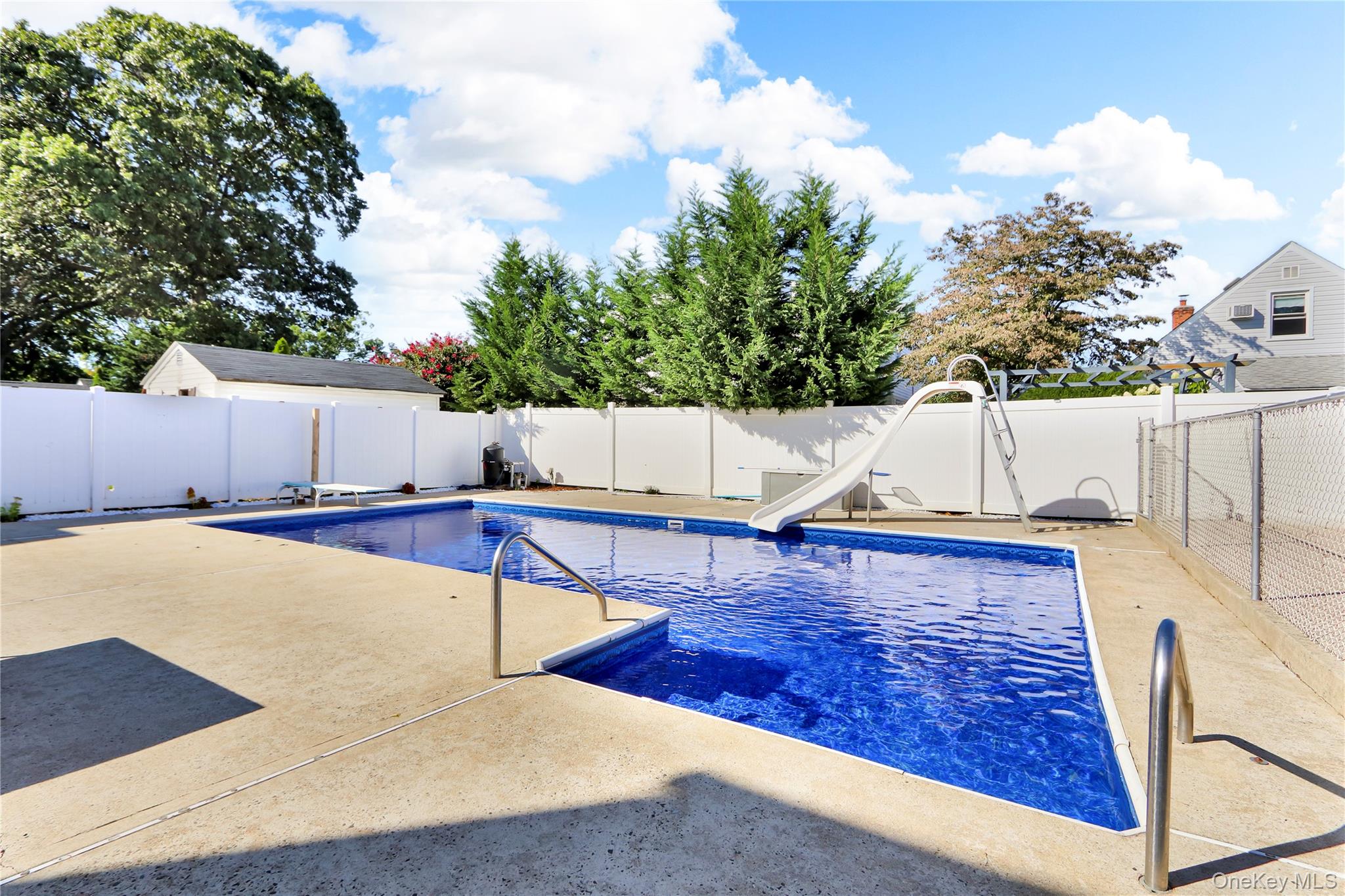 35 E Euclid Street, Valley Stream, NY 11580