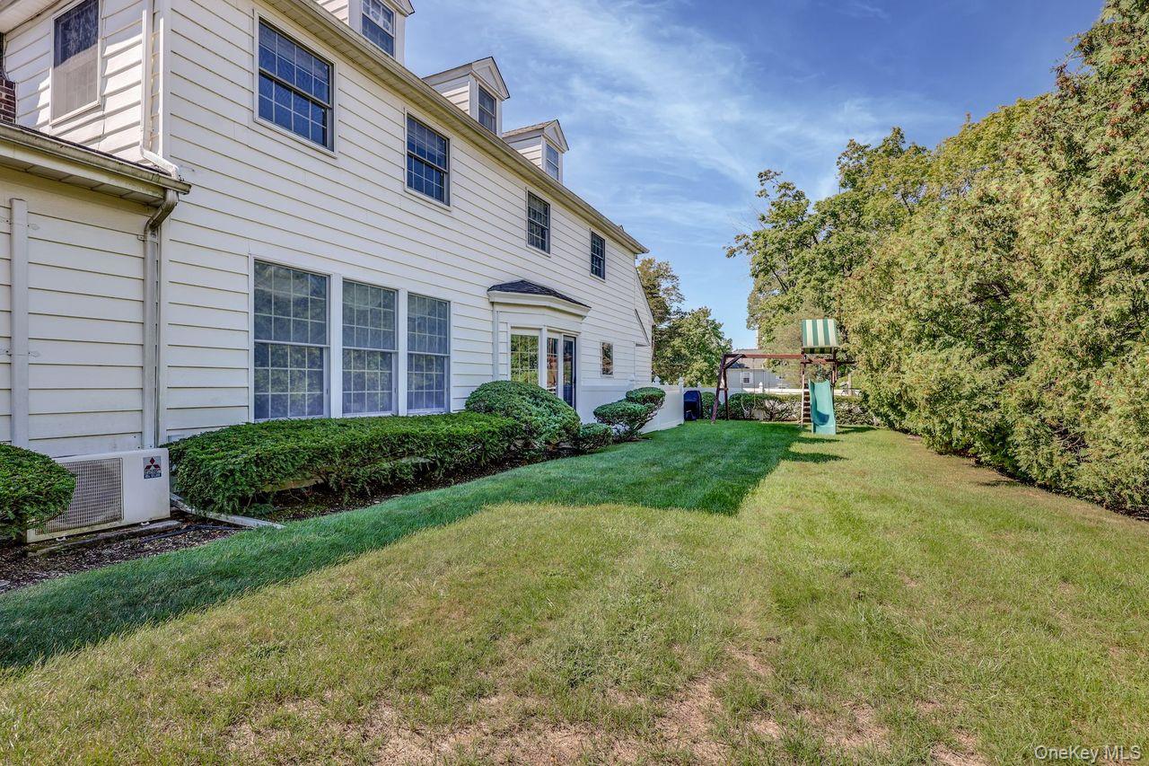 252 Cedar Avenue, Hewlett Bay Park, NY 11557