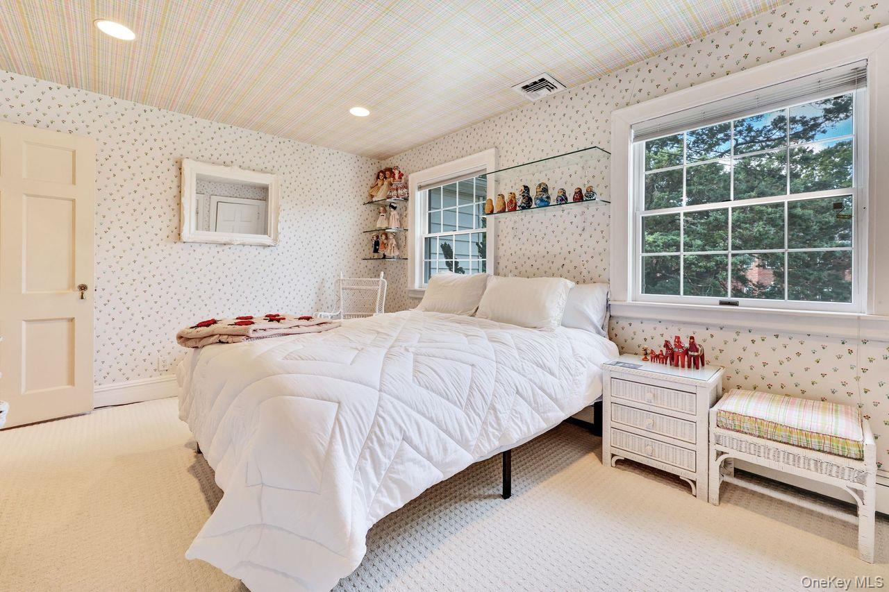 252 Cedar Avenue, Hewlett Bay Park, NY 11557