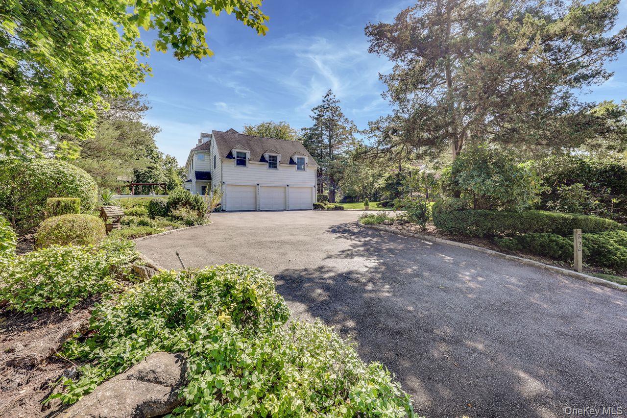 252 Cedar Avenue, Hewlett Bay Park, NY 11557