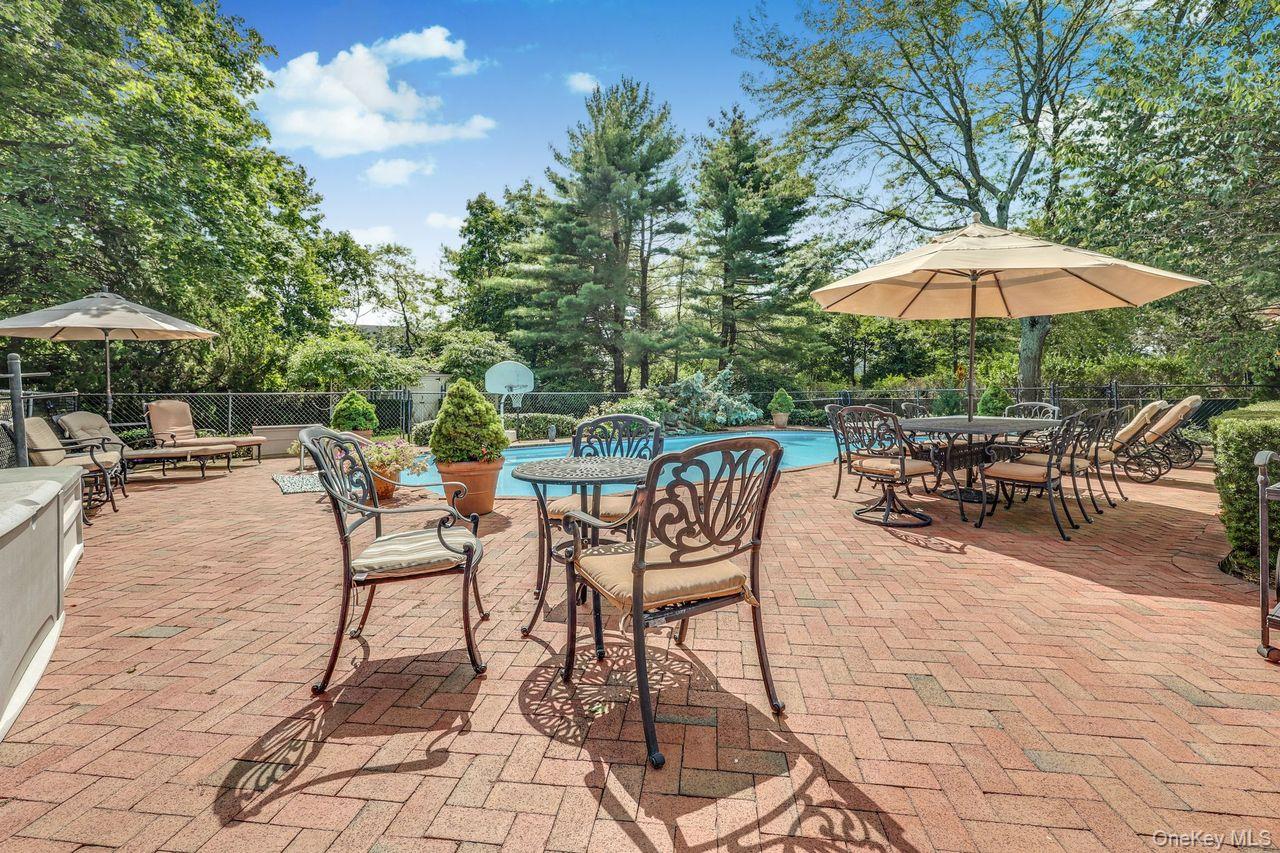 252 Cedar Avenue, Hewlett Bay Park, NY 11557