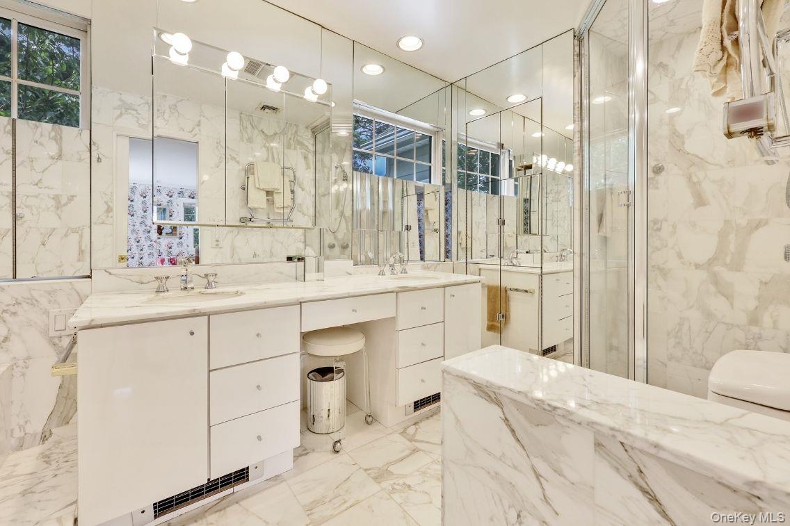 252 Cedar Avenue, Hewlett Bay Park, NY 11557