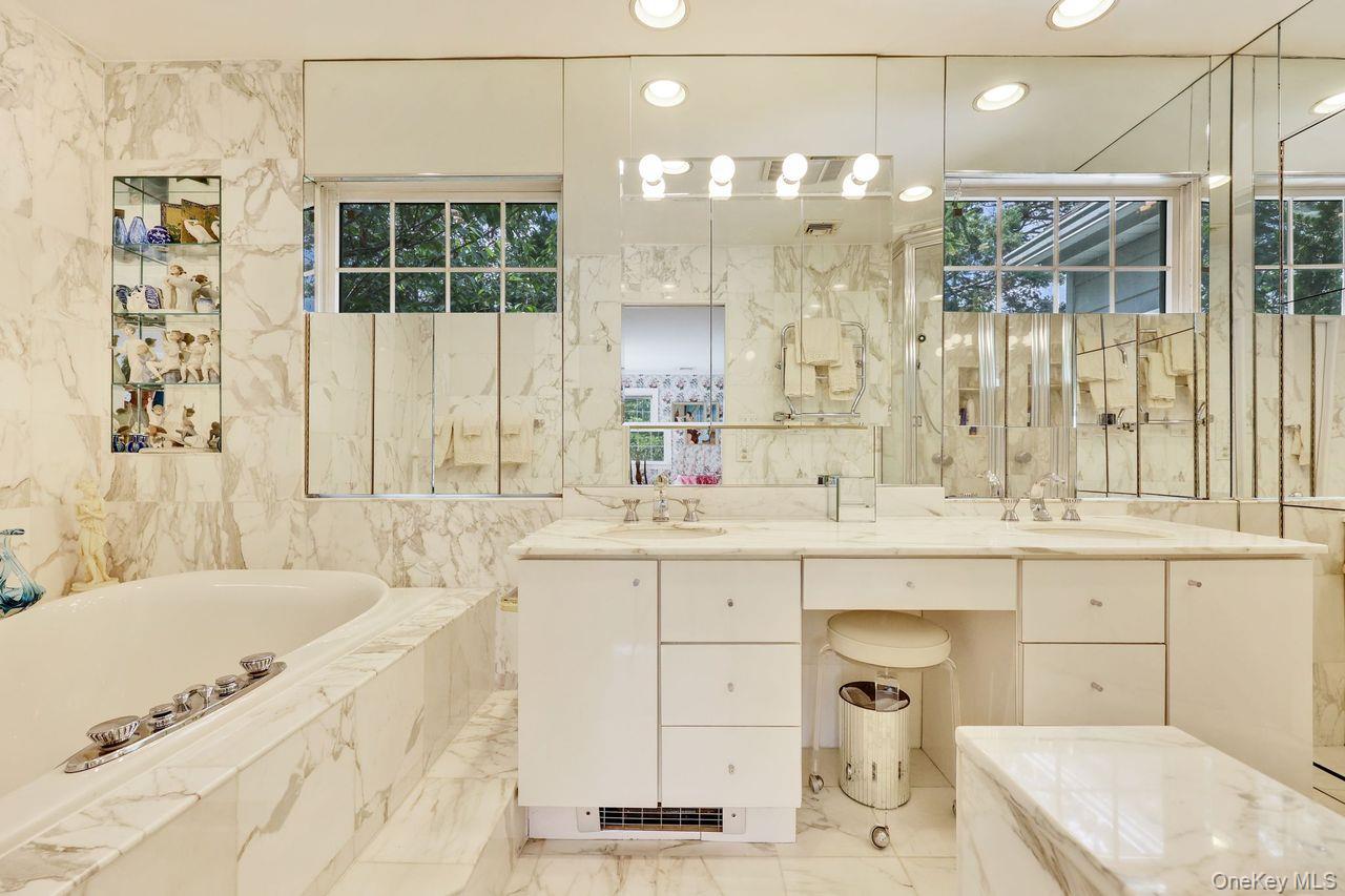 252 Cedar Avenue, Hewlett Bay Park, NY 11557