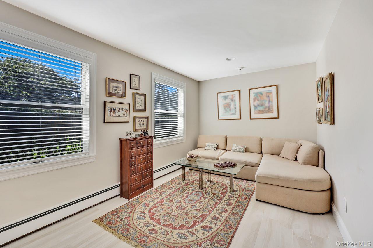 252 Cedar Avenue, Hewlett Bay Park, NY 11557