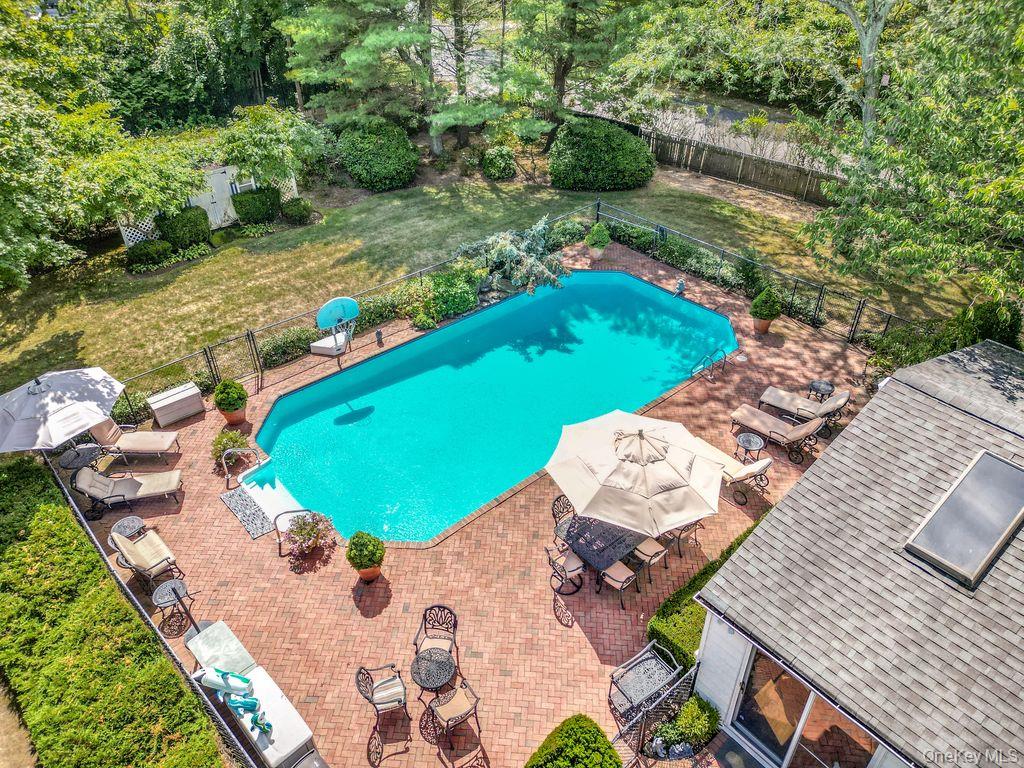 252 Cedar Avenue, Hewlett Bay Park, NY 11557