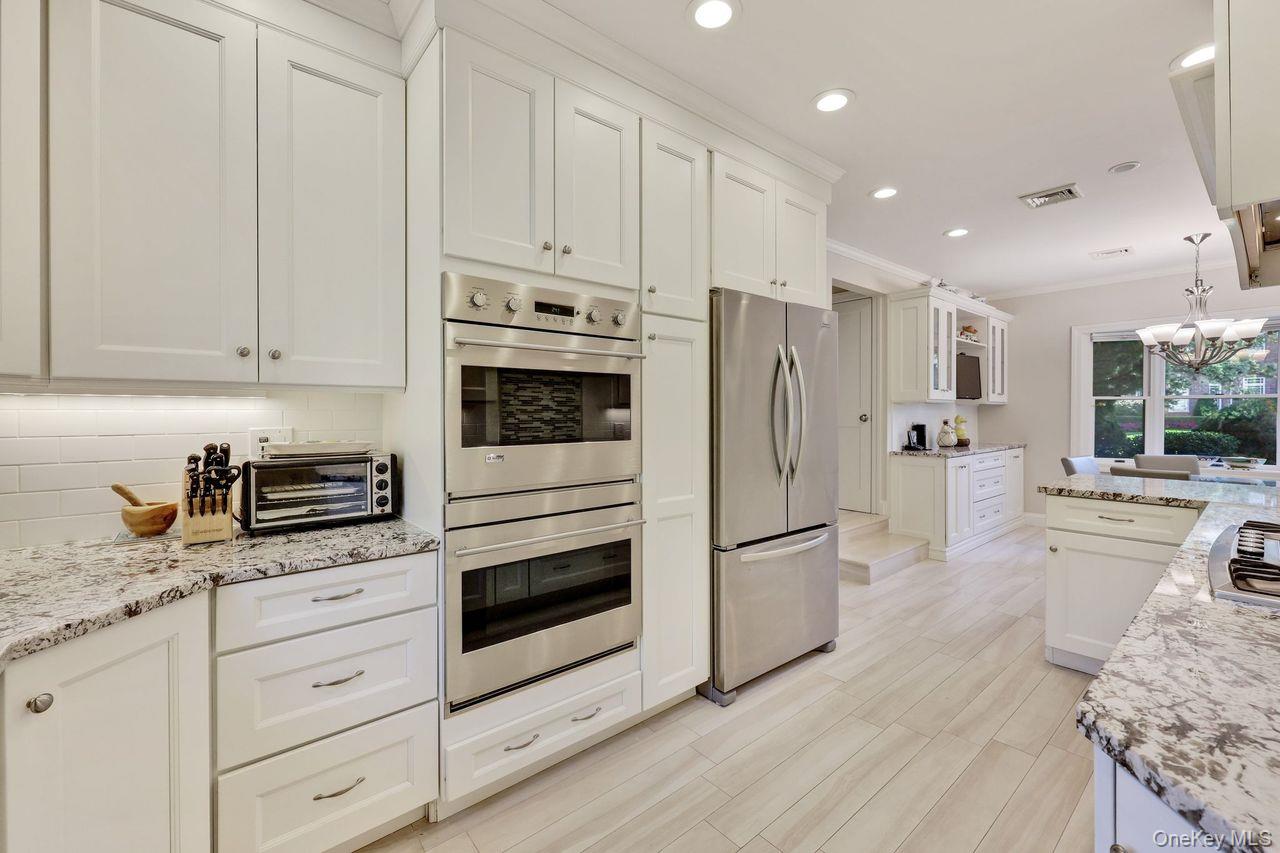 252 Cedar Avenue, Hewlett Bay Park, NY 11557