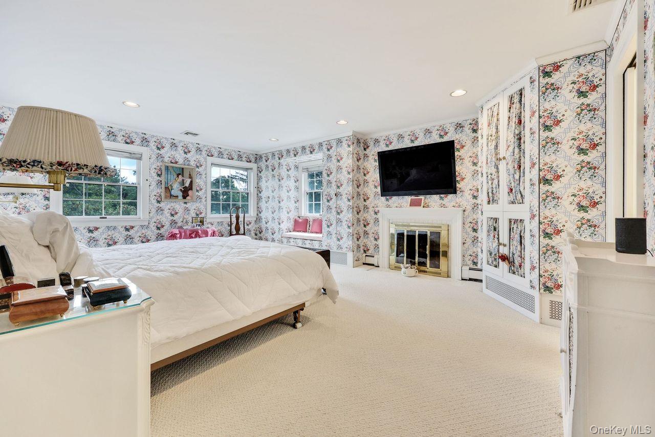 252 Cedar Avenue, Hewlett Bay Park, NY 11557