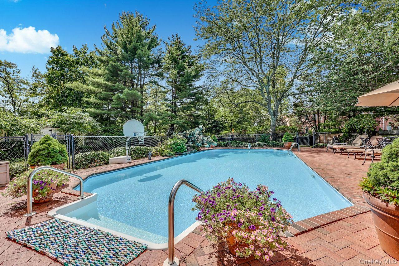 252 Cedar Avenue, Hewlett Bay Park, NY 11557