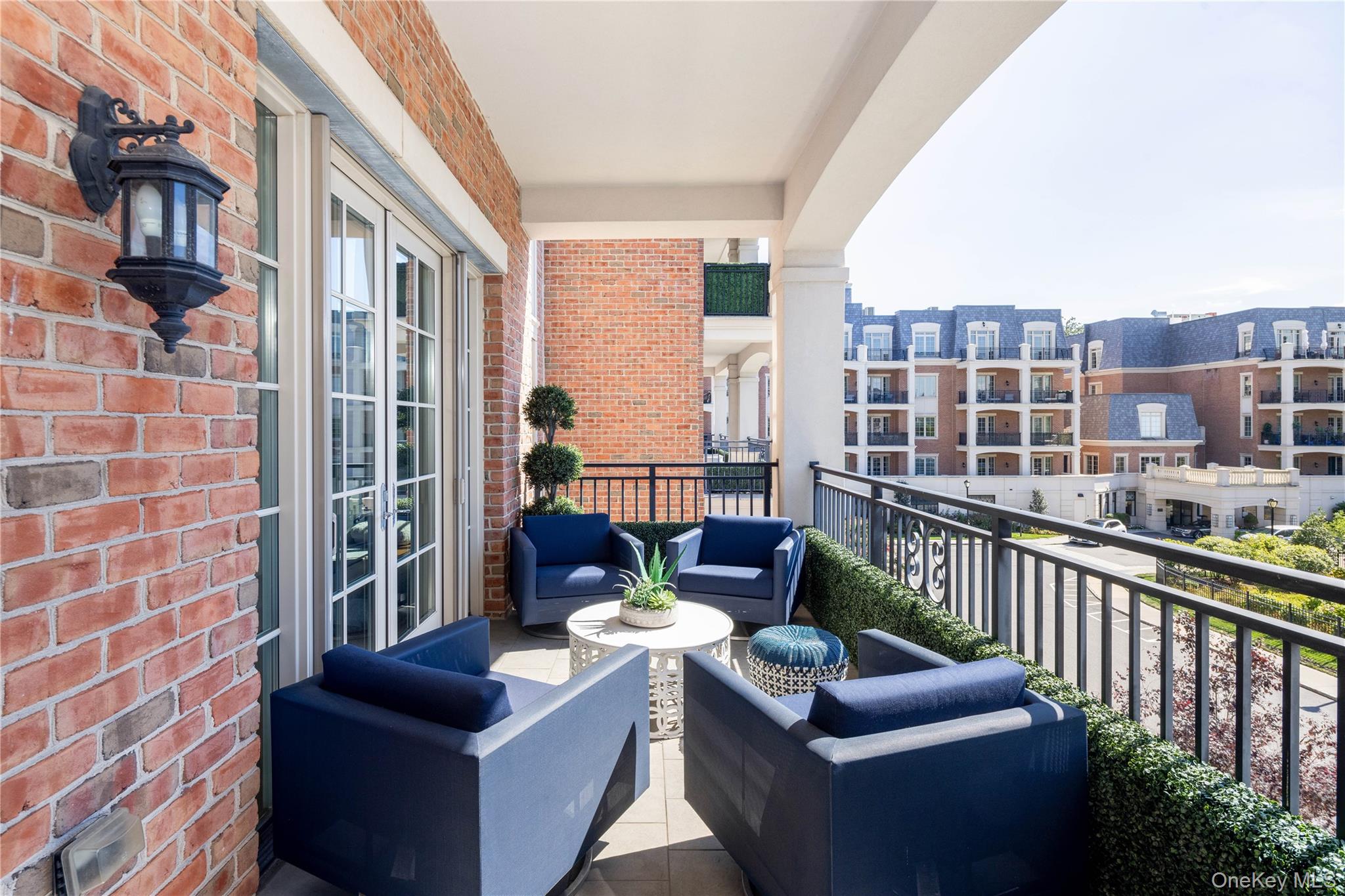 2000 Royal Court # 2105/2103, North Hills, NY 11040