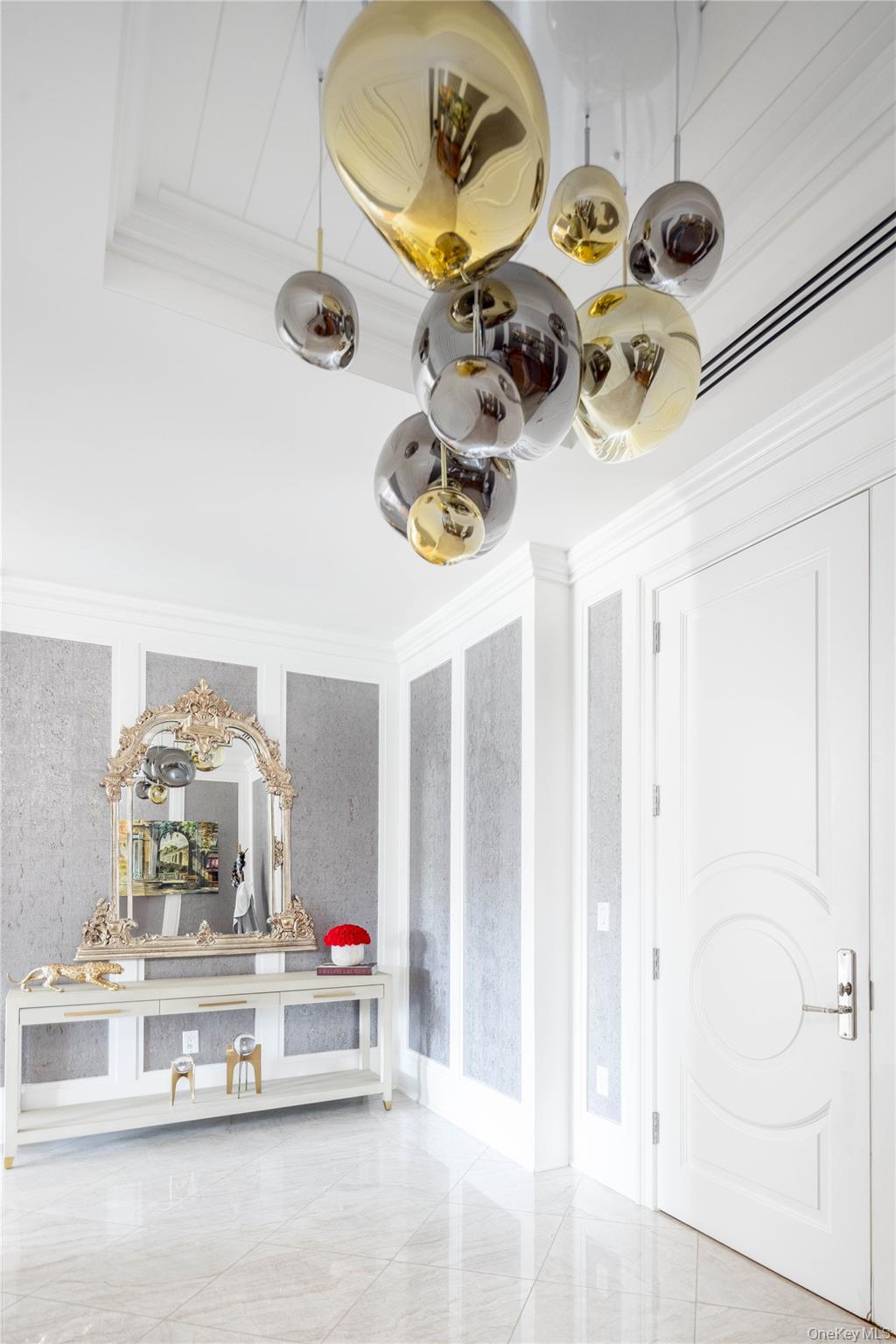 2000 Royal Court # 2105/2103, North Hills, NY 11040