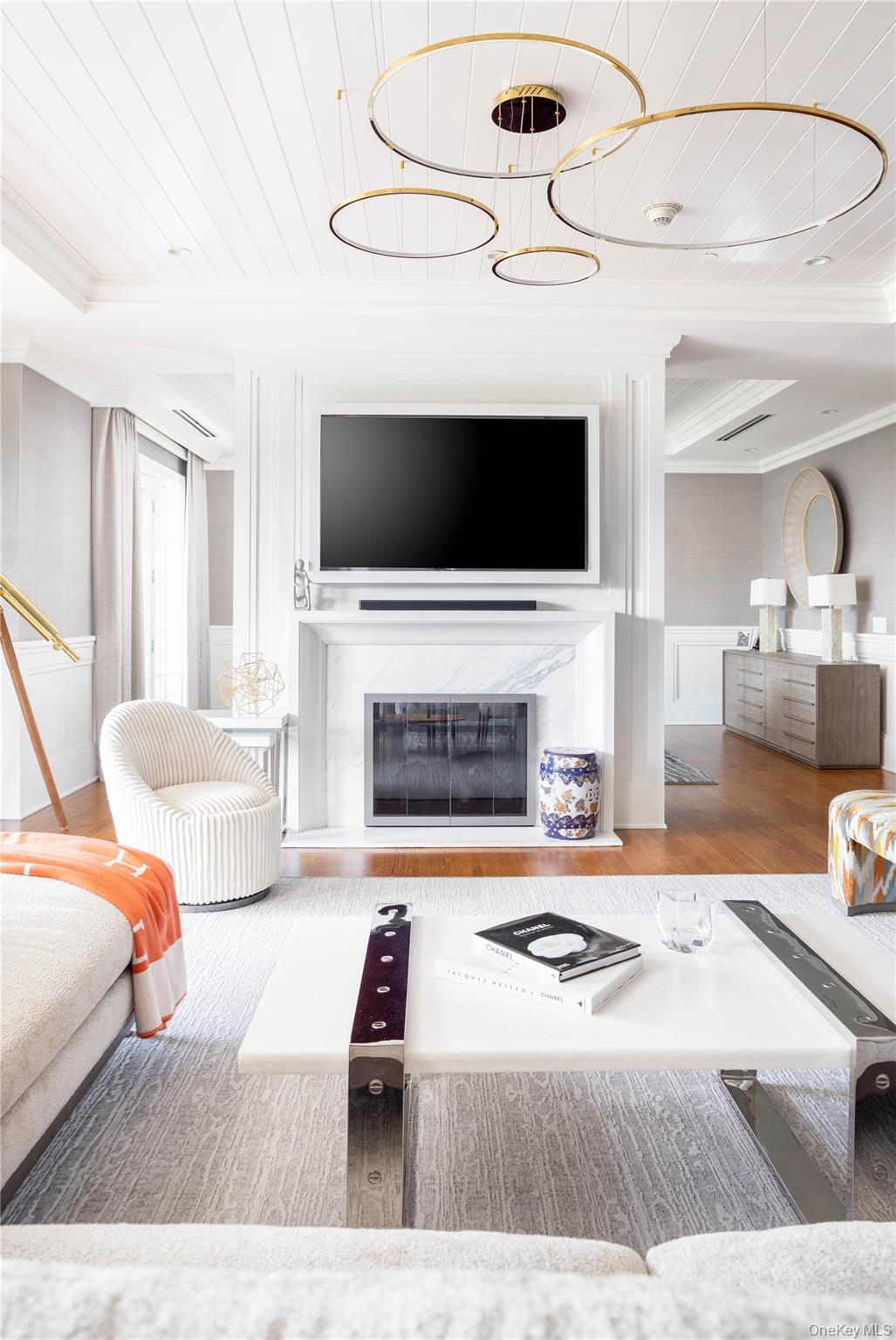 2000 Royal Court # 2105/2103, North Hills, NY 11040