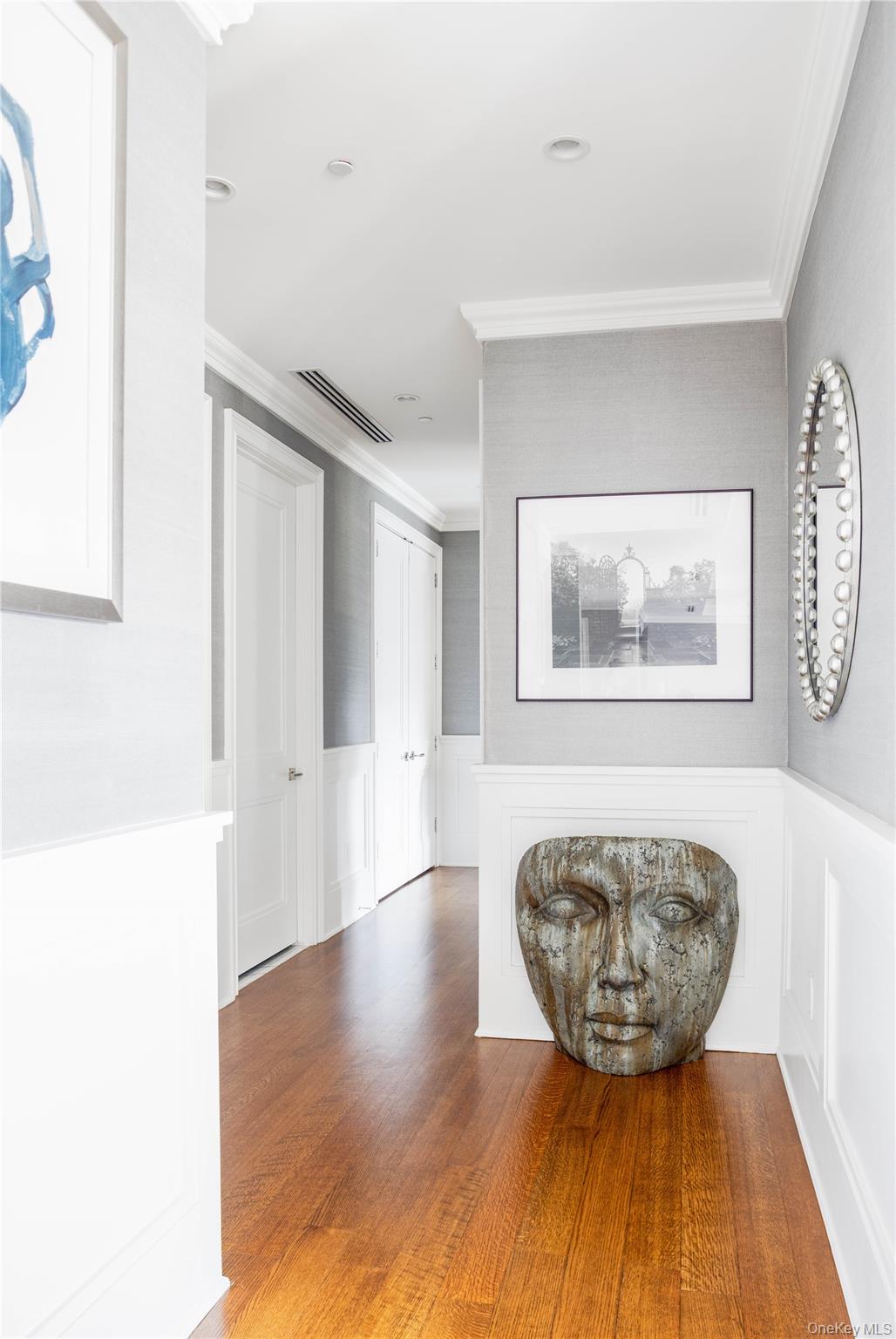 2000 Royal Court # 2105/2103, North Hills, NY 11040