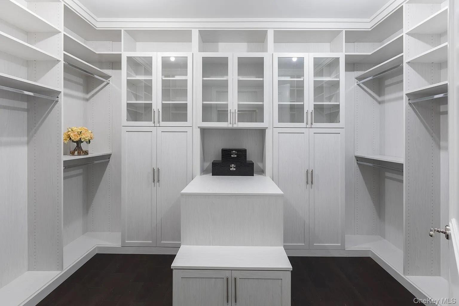 2000 Royal Court # 2105/2103, North Hills, NY 11040