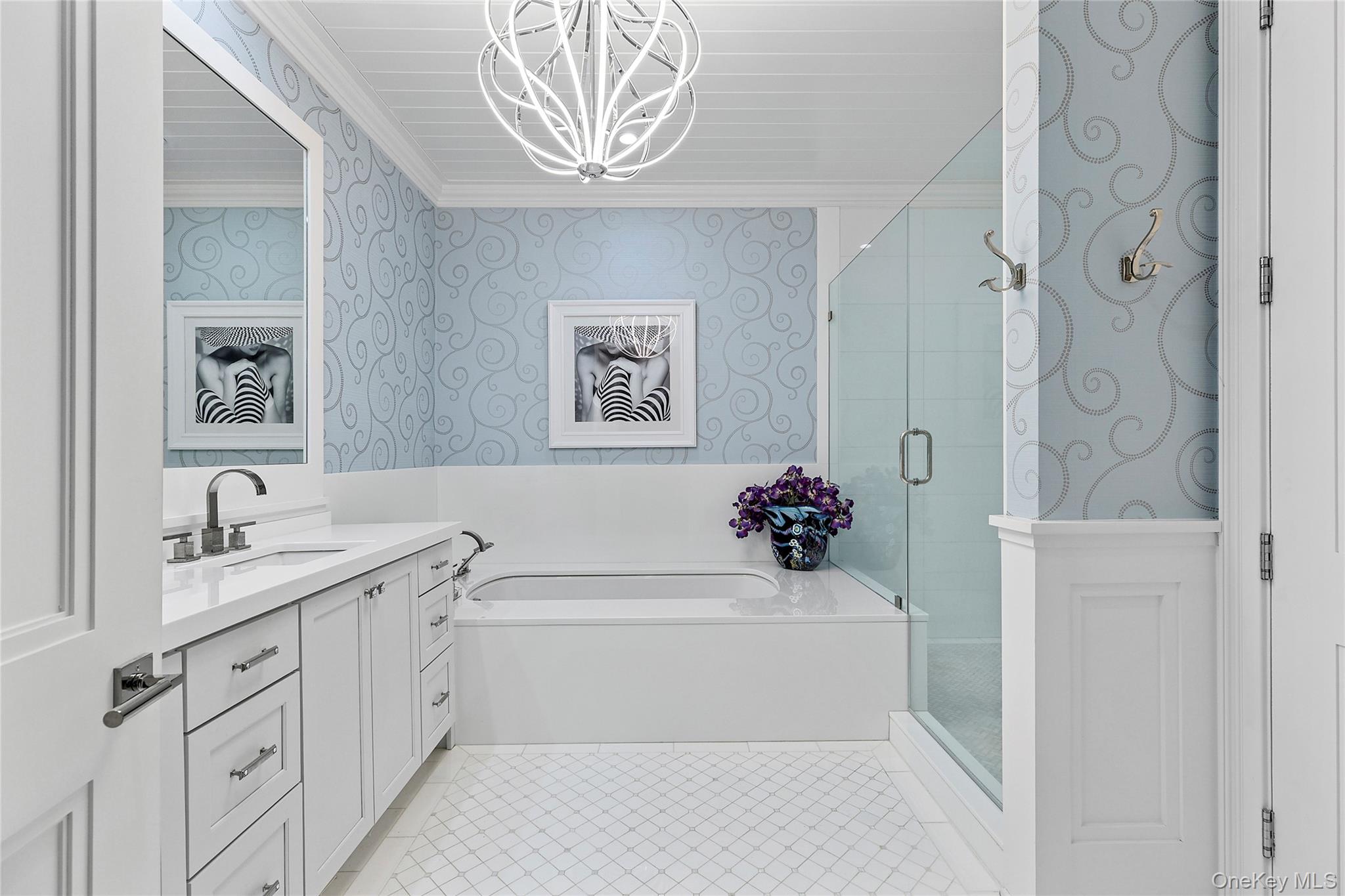 2000 Royal Court # 2105/2103, North Hills, NY 11040