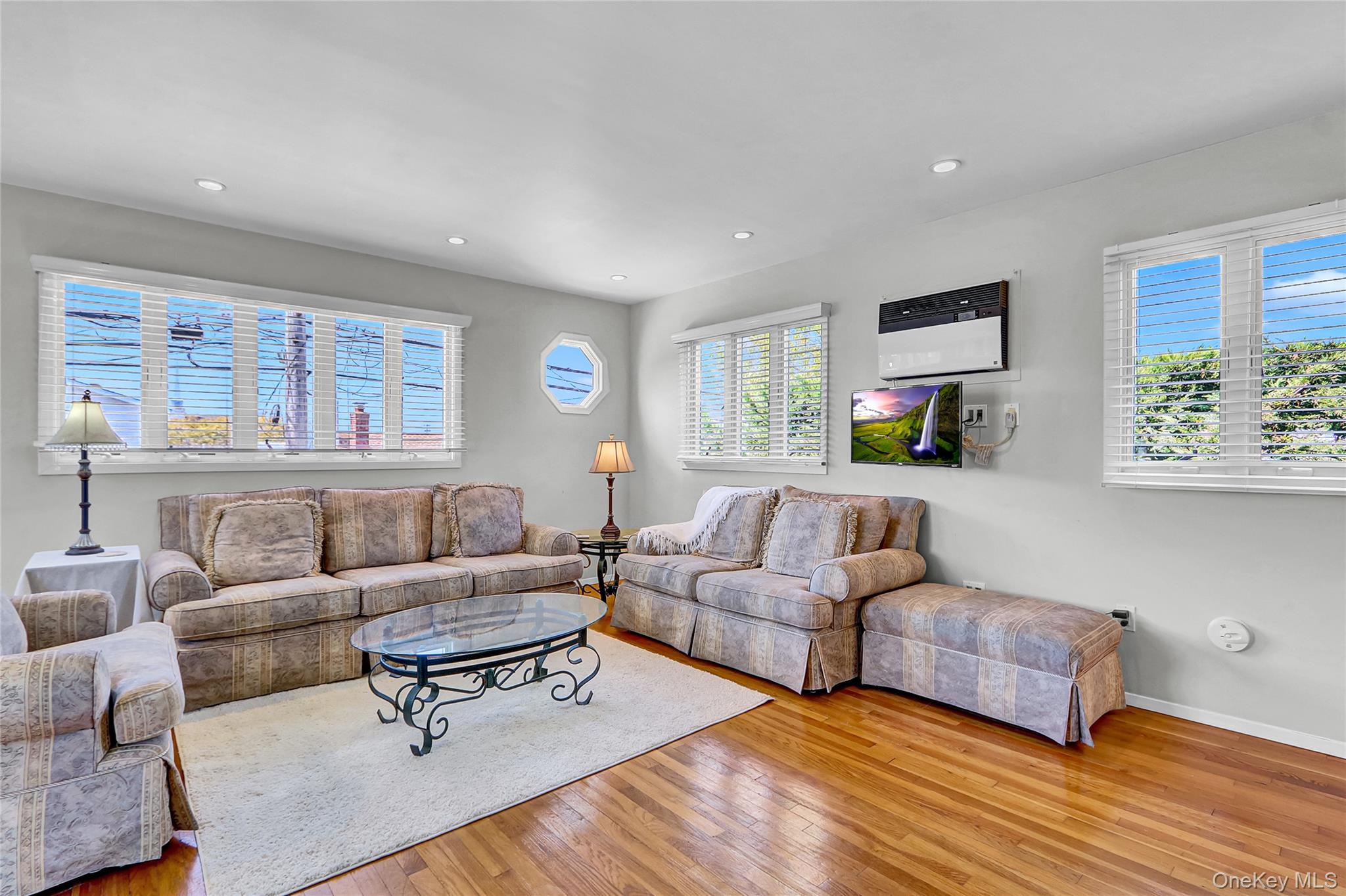 60 Baldwin Avenue, Point Lookout, NY 11569