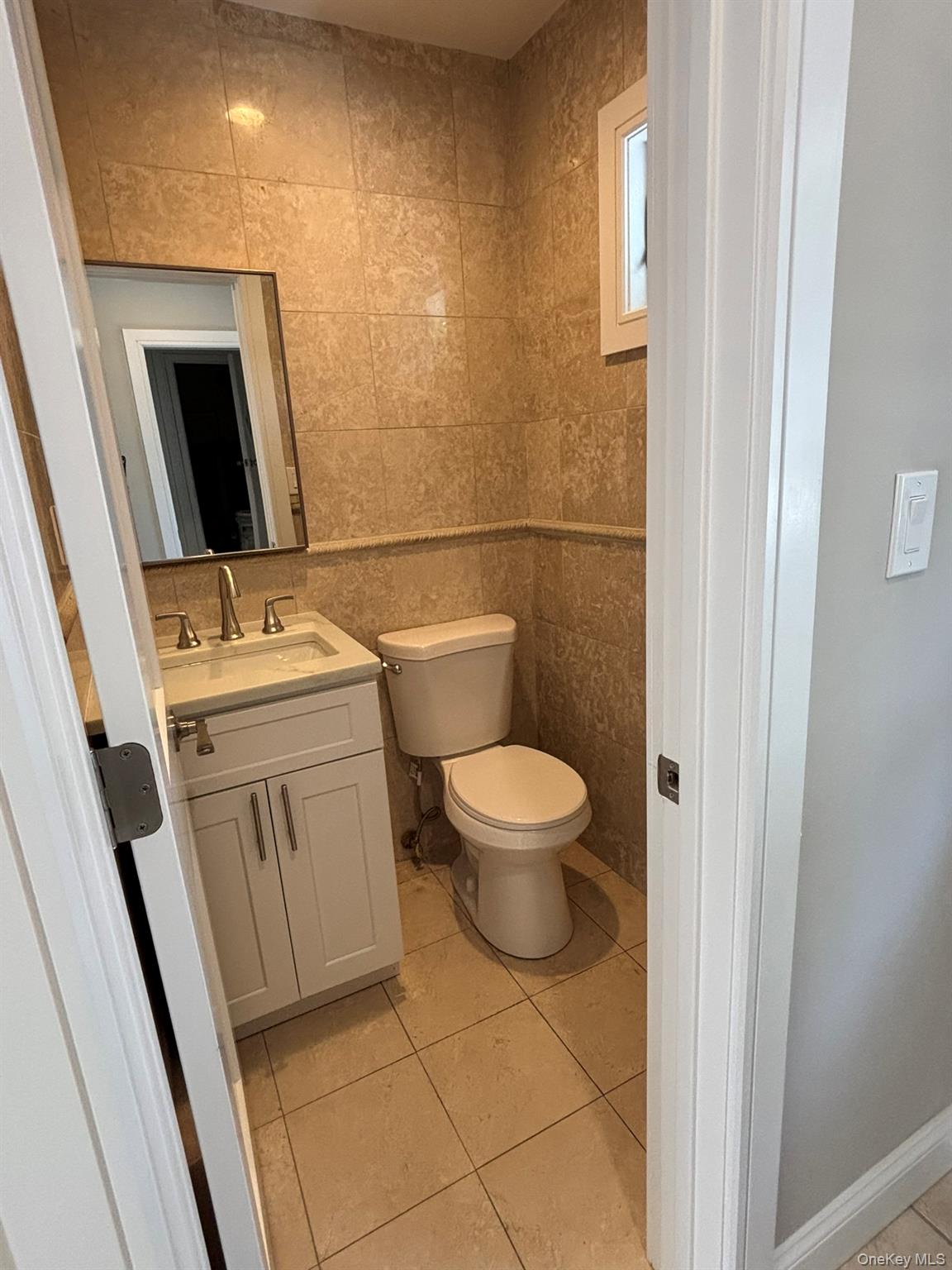 35 Adams Avenue, Bayville, NY 11709